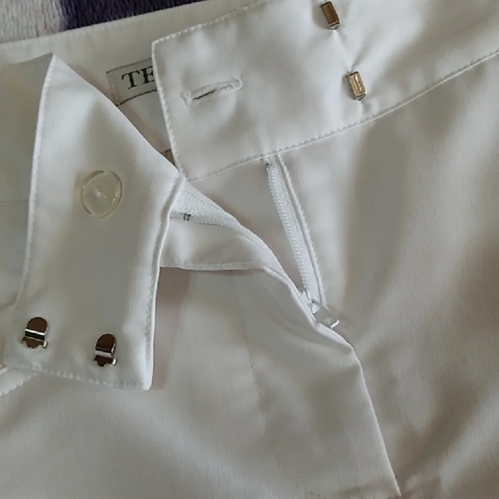TEHAMA Classic White Bermuda  Casual Shorts With Inner‎ Liner Women's Size 2